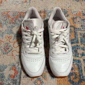 Reebok white leather joggers sneakers
